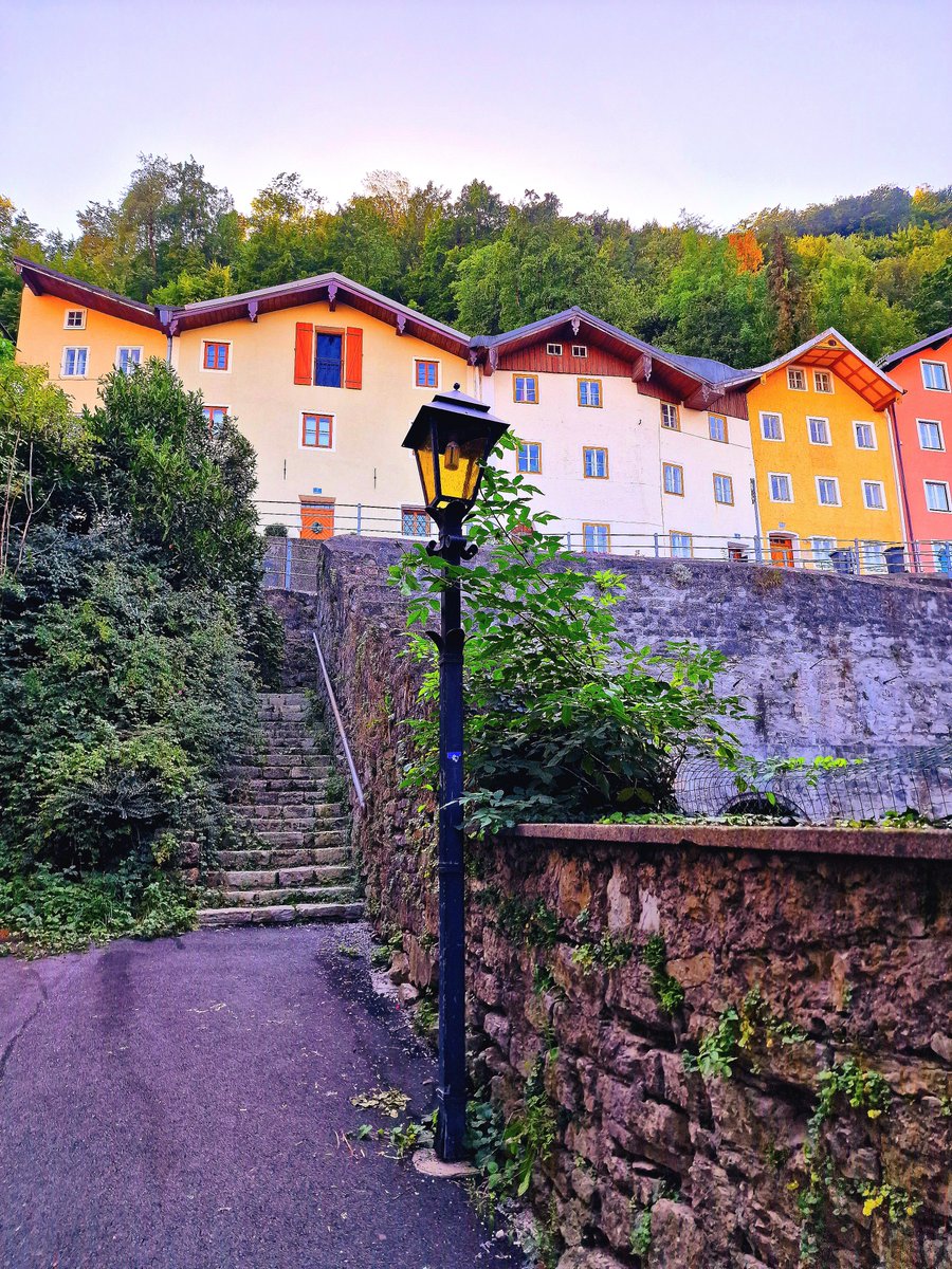DJairportdisco's tweet photo. Nice view, the little town, Hallein, Austria 
#upstairs #Hallein #Salzburg #Austria #hiddenplace #travlephotography #lovelytown #littletown #celtic #walk #nicewalk #childhood #memories #visitsalzburg #visitaustria #wonderful_places https://t.co/4SqKoAd5aP