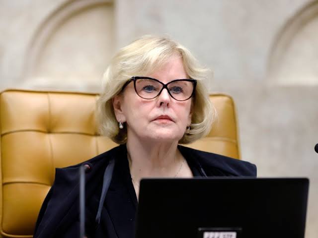 choquei's tweet photo. 🚨AGORA: Prestes a se aposentar, Rosa Weber, presidente do STF, liberou para julgamento a ação que trata da descriminalização do aborto no Brasil em até 12 semanas de gestação. https://t.co/my0zMPywDq