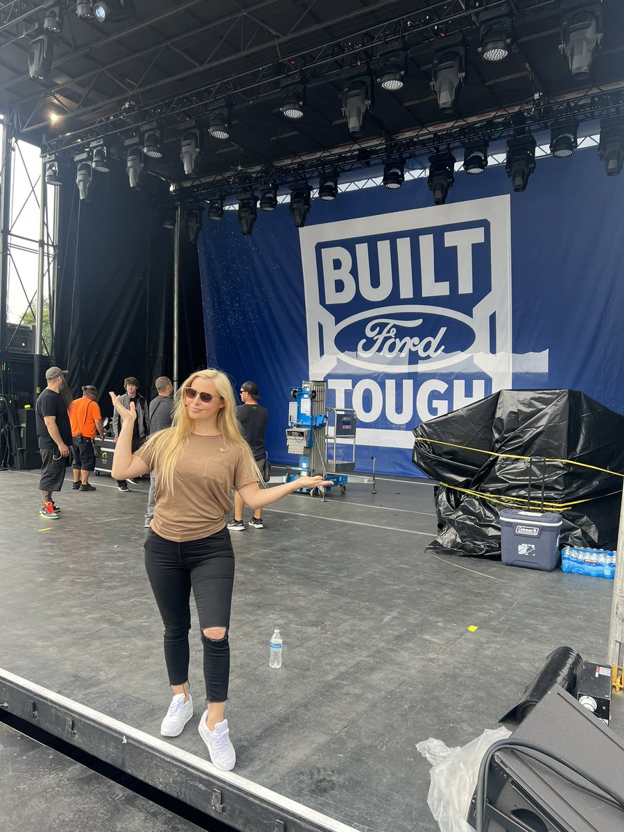 It’s Autoshow week here in Detroit 🤘 Hosting @Ford #F150Fest tonight & live reveals on the new 2024 F-150!! Catch the livestream starting at 8pmET - youtube.com/live/WrfPo5n0o…