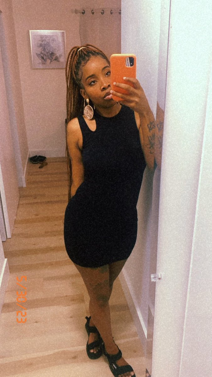 LasherieT's tweet photo. @bffdffg Dm me baby https://t.co/dimcQIY9WK