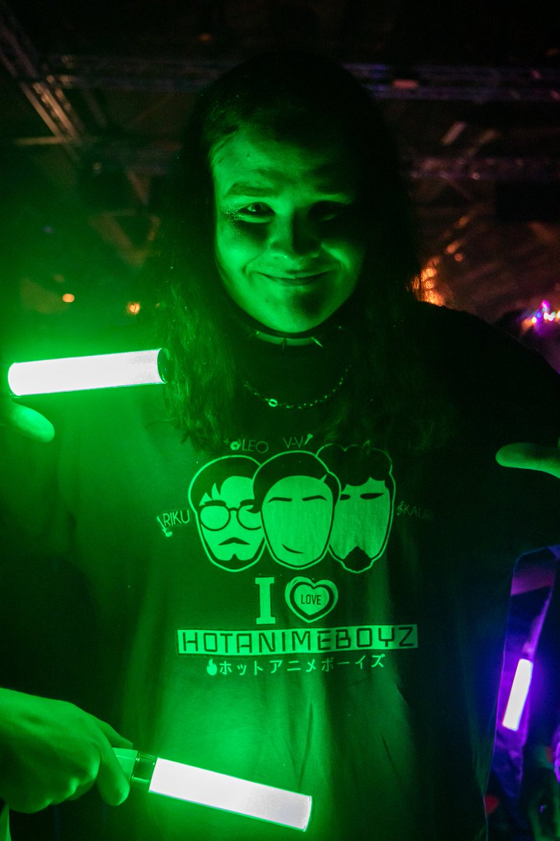 Se <a href="/HotAnimeBoyz/">HotAnimeBoyz</a> 'in ykkösfani (ainakin melkein😂)🔥 
#tracon iltabileet🪩
📸<a href="/tapio_sama/">Tapio Matikainen</a>