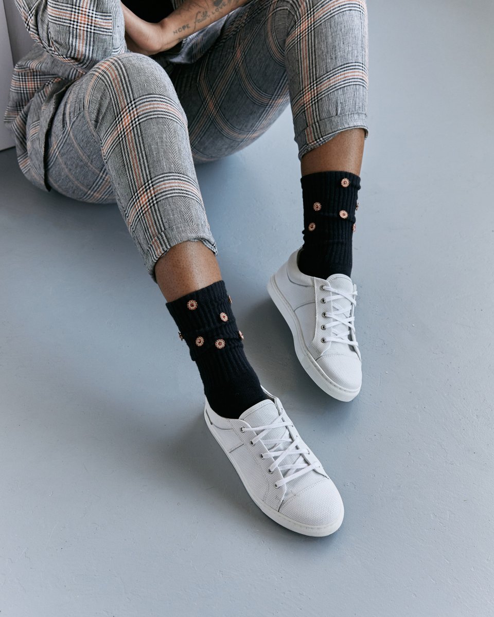 GLINTXBRAND's tweet image. Less is more, but a pop of color makes all the difference! 🎨 Step up your sock game with our simple yet stunning designs that add that perfect splash of vibrance. Elevate your everyday style effortlessly! 🧦✨#glintxstatement
#statementsocks
#glintxbrand