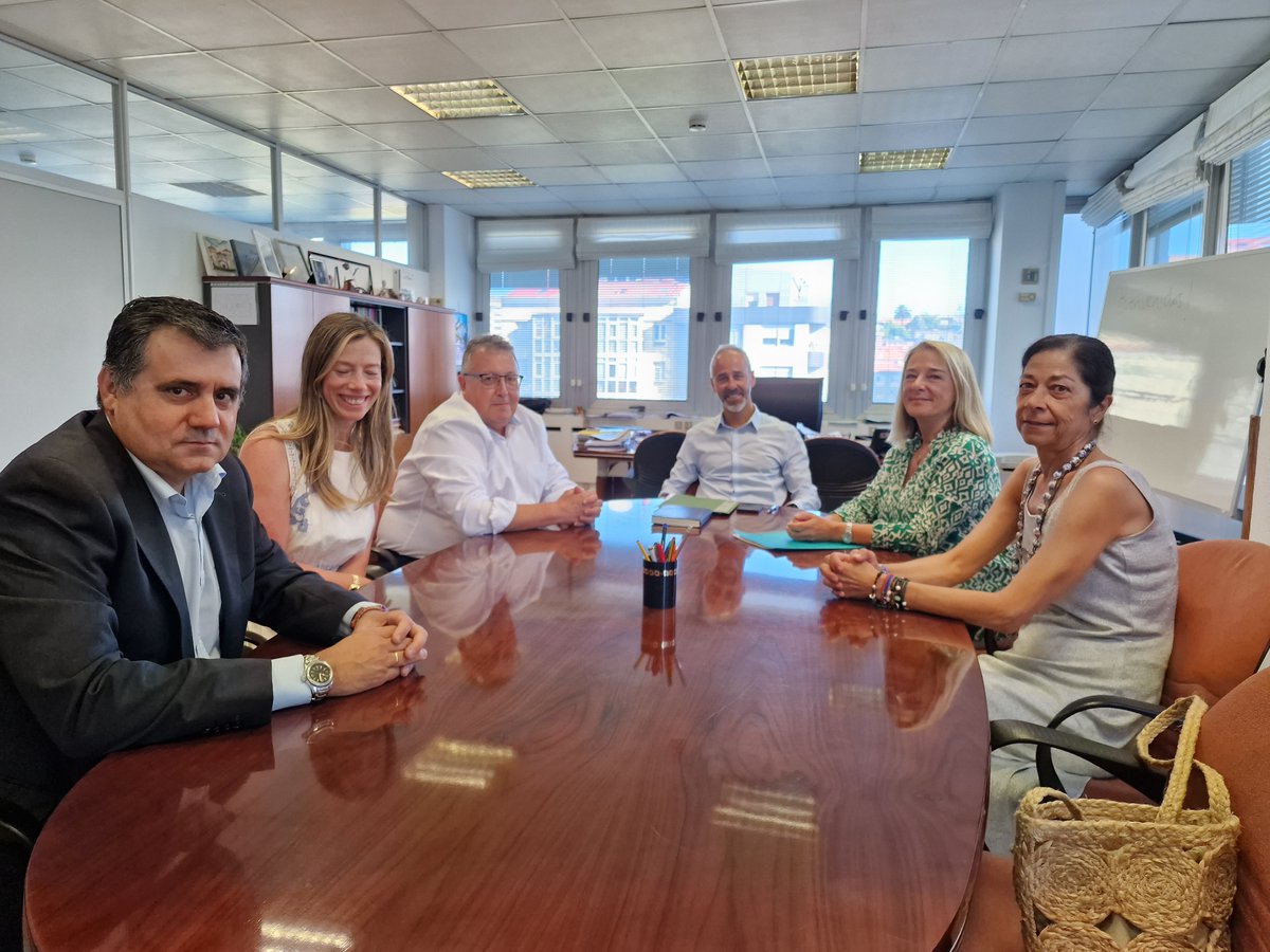 concapa_es's tweet photo. 🗣️CONCAPA: Libertad y Calidad Educativa, nuestra prioridad.

🔊Nuestro presidente -Pedro José Caballero- comienza ronda reuniones con nuevos Consejeros de Educación Autonómicos, junto a los dirigentes de CONCAPA en cada Territorio.👇

📸Cantabria y 📸Castilla-La Mancha, primeros. https://t.co/lguc6rg7x1