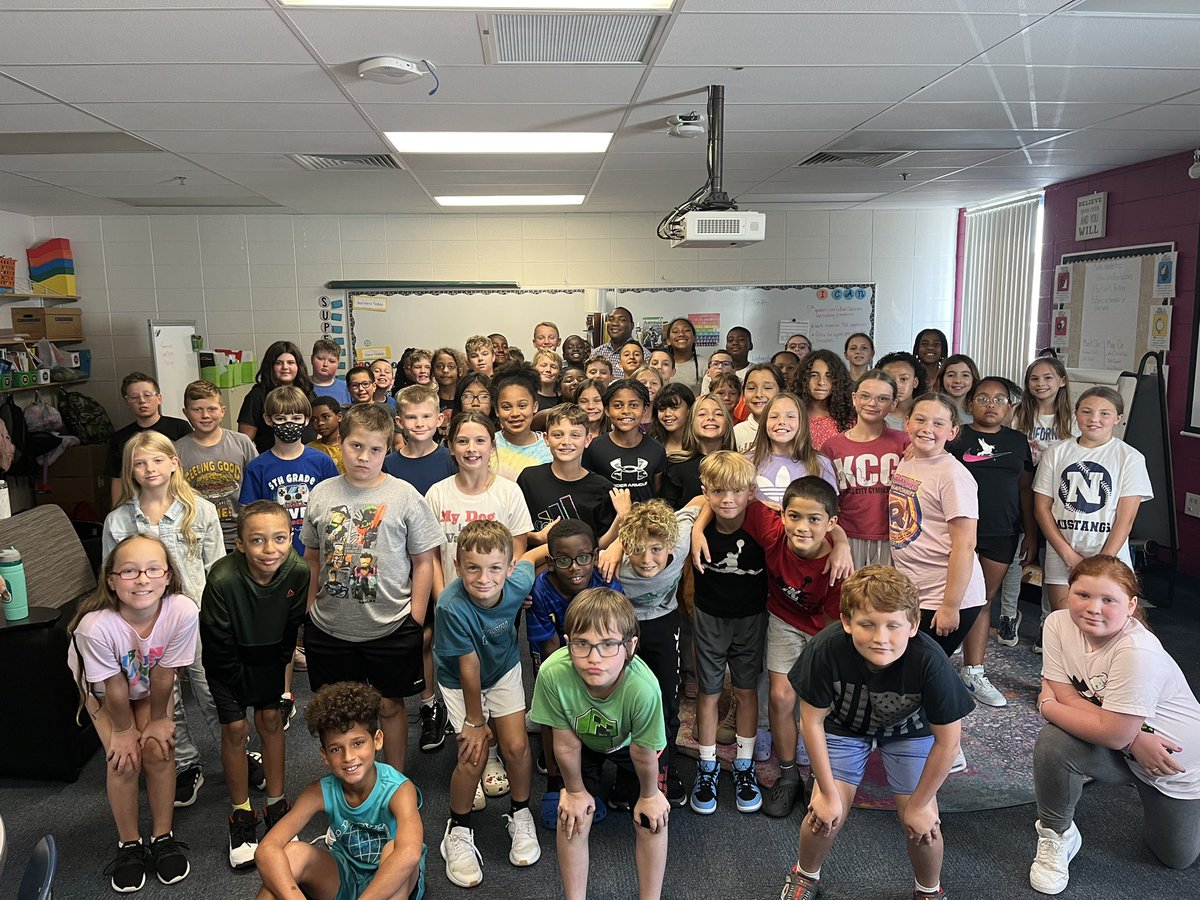 HaroldRKuntz3's tweet photo. Always love talking to kids in @NKCSchools .. the 5th graders at Nashua Elementary are great! As always .. I’m the tall one in the back. https://t.co/1shF0pDekx