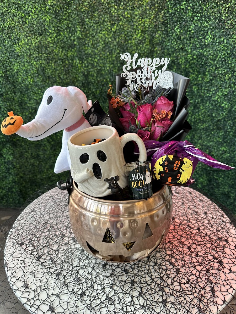 eileensfloral's tweet photo. choose your fav player! 🖤 spooky baskets are backk https://t.co/gEzsylDbV5