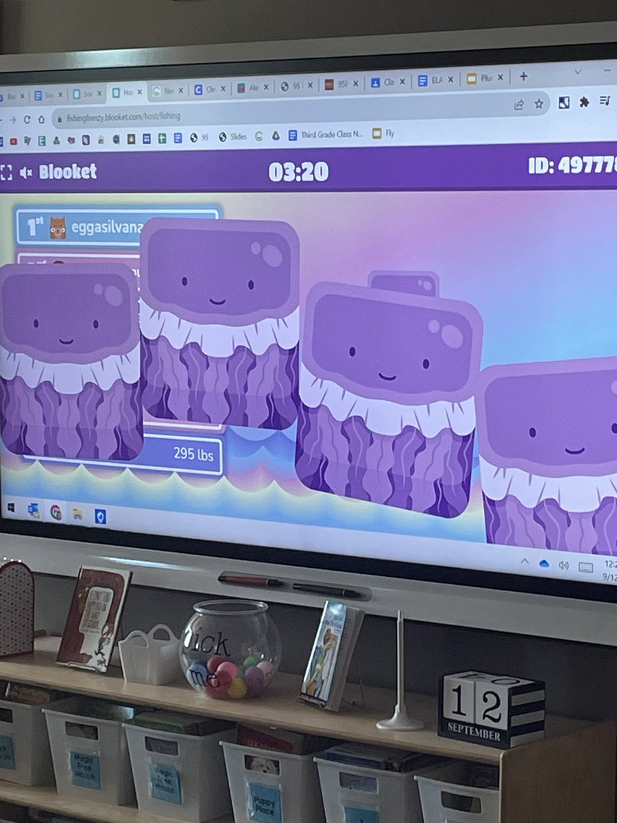 tweetingonthird's tweet photo. We had such a fun time reviewing today using @PlayBlooket! https://t.co/aGnkA5mQDx