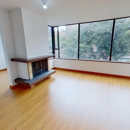 ventasyarriendosbogota.com/property/vendo… 
Vendo  en chico norte cerca al parque 93, Valor 533 millones, Area 116m² ・  3 Hab ・  3 Baños ・  1 Parqueadero  cuarto y baño de servicio Exterior