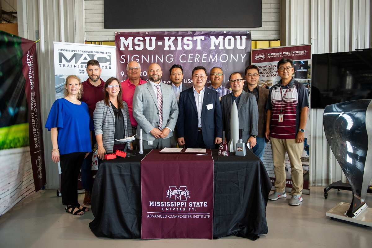 MaroonResearch's tweet photo. Today we are marking a new partnership with the Korea Institute of Science and Technology's Jeonbuk Institute of Advanced Composite Materials! With mutual expertise in composite materials, MSU and KIST signed an MOU to partner on research and educational opportunities. https://t.co/7QvvpgL7KK