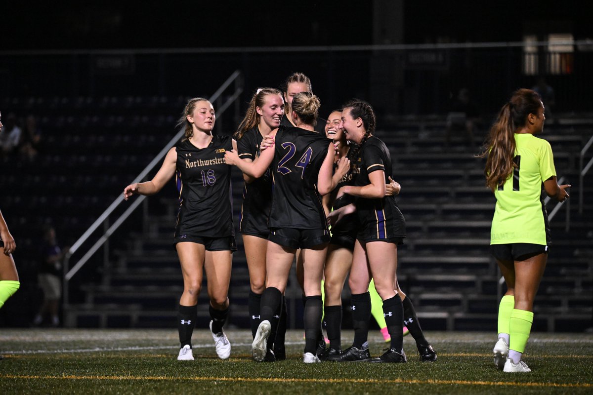 NU_Sports's tweet image. ONE of THREE schools with both Men's AND Women's teams in the @UnitedCoaches Top 25! 😼📈

1️⃣8️⃣ @NUWSoccer 
1️⃣9️⃣ @NUMensSoccer