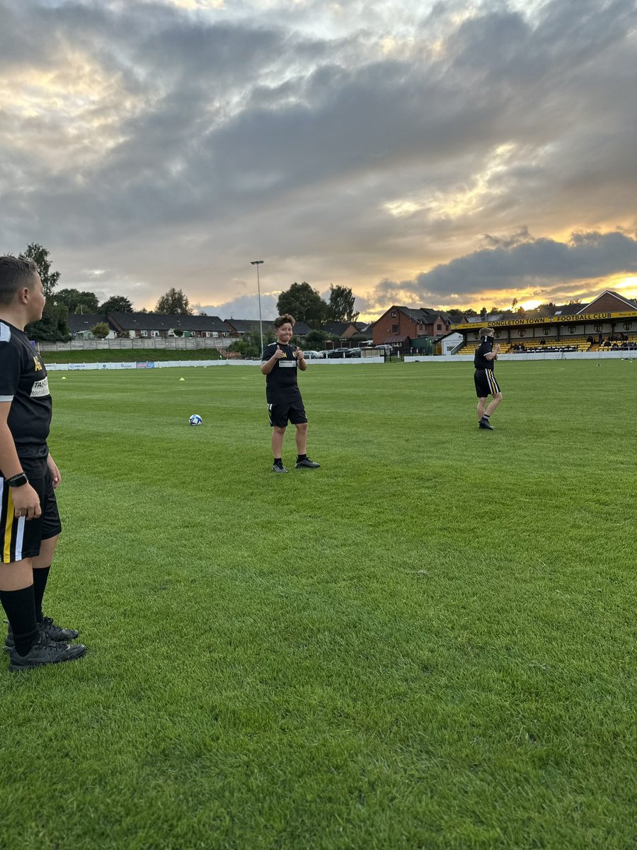 Great result for the lads tonight <a href="/CongletonFC/">Congleton Town FC</a> and the under 12s loved being apart of the build up