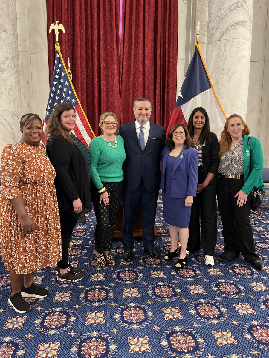 We enjoyed Texas Tuesday with @SenTedCruz today on Capitol Hill. Thank you for listening to our stories about #SafeStepAct and #HELPCopaysAct. And... Hook 'Em Horns! #ArthritisAdvocacySummit23 @RheumyMgr @Aubrietx @raquelonpurpose