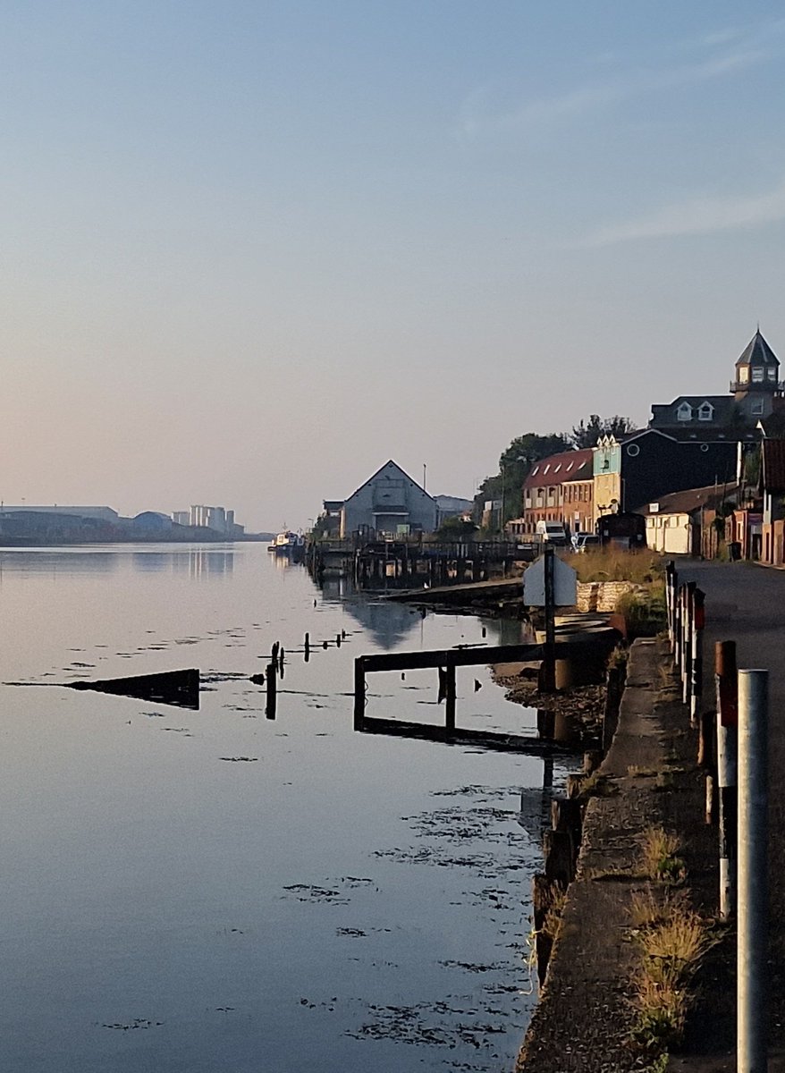 pickingill's tweet photo. Early morning #riveryare #greatyarmouth last weekend. https://t.co/6KGNQGng5j