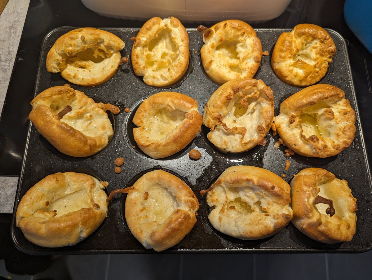 NGL, doing research on #yorkshirepudding and there is so much bad info on how to make them makes me want to cry 😢. #betterfood coming soon. Video will drop on YouTube this weekend #auntbessie move over #eatbetter #Foodie #foodblogger