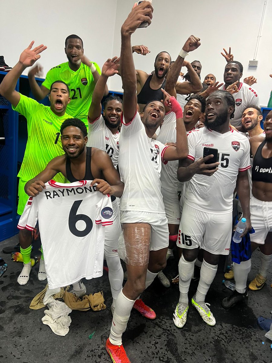 king_moses12's tweet photo. There’s no better feeling than representing the ❤️🤍🖤.  
Successful Int window my bros, let’s keep this energy and believe going💪🏾💯. 
#ToGoBeTheGlory🙏🏾
#GIG12🙏🏾🇹🇹
#Brotherhood🤝🏾
#HistoryMakers😎 https://t.co/AdqcDdJbBR