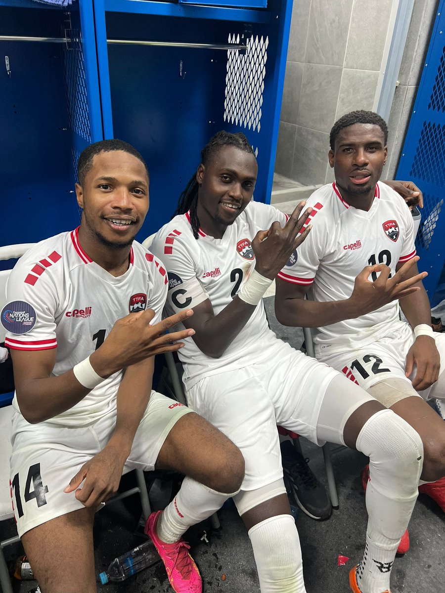king_moses12's tweet photo. There’s no better feeling than representing the ❤️🤍🖤.  
Successful Int window my bros, let’s keep this energy and believe going💪🏾💯. 
#ToGoBeTheGlory🙏🏾
#GIG12🙏🏾🇹🇹
#Brotherhood🤝🏾
#HistoryMakers😎 https://t.co/AdqcDdJbBR