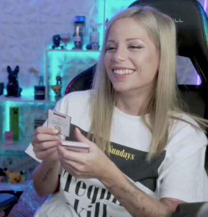 lo bien que se la está pasando💜