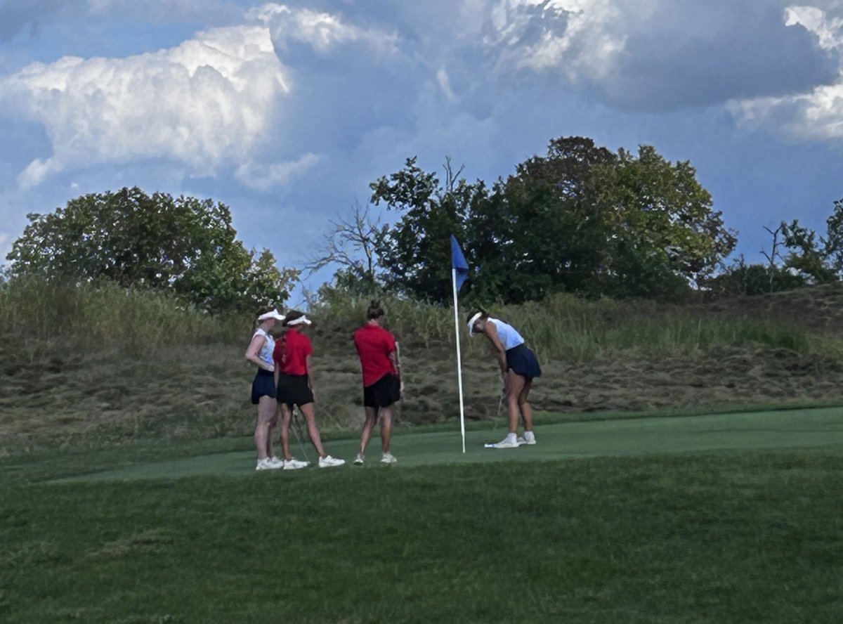 Great night for a #BattleOfTheBirds ladies golf match. ⛳️