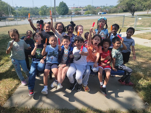 OPS_Masters's tweet image. Celebrating Model Monarch behavior!! Great job, Monarchs!