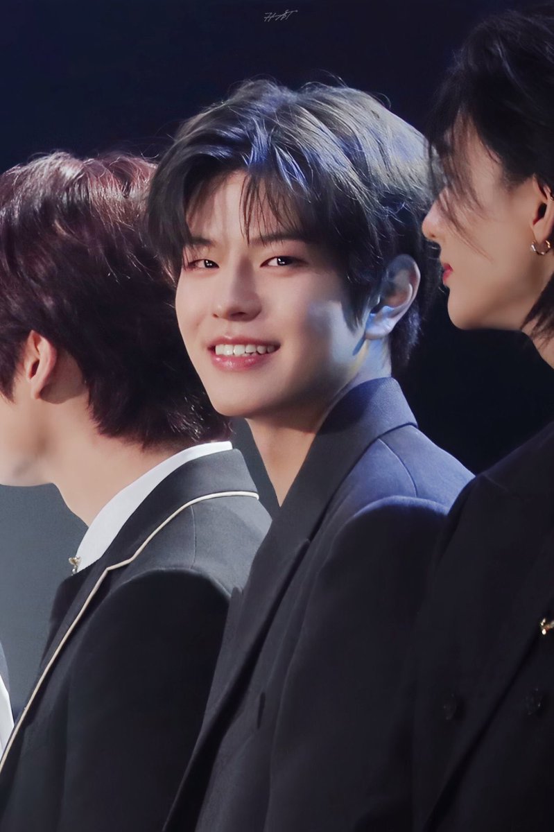 8KIZS's tweet photo. STAYs! DROP THE TAGS FOR OUR BRILLANT BOY SEUNGMIN!🤍🤩

SEUNGMIN DELIGHTS VMAS
#StrayKidsAtVMAs
#Seungmin #VMAs 
@Stray_Kids @vmas https://t.co/yVfSWZEHyz