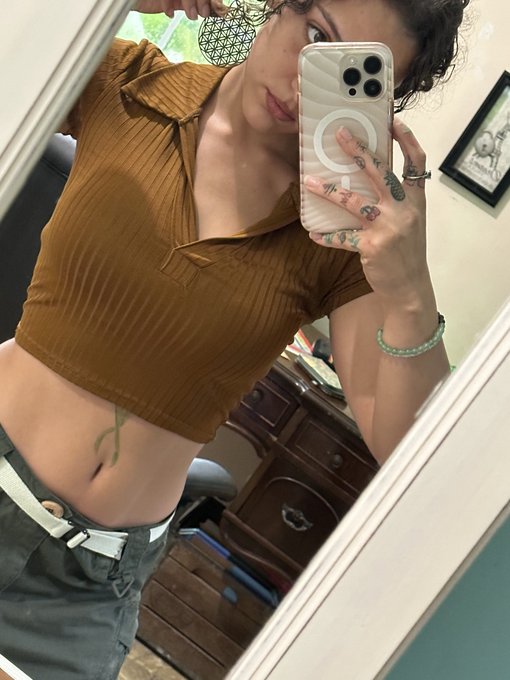 Todays out fit , caught the vibe ✔️ https://t.co/RhQK47m3qt