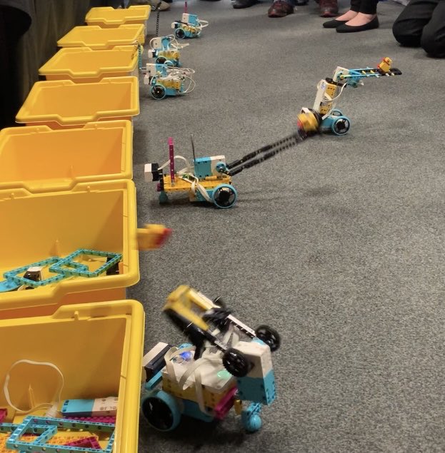Today’s ‘Chuck-A-Duck Challenge’ ⁦@RAFMUSEUM⁩ - brilliantly playful engineering, tinkering, problem-solving & coding with ⁦@LEGO_Education⁩ #SPIKEprime 🙌 👏 Discover more 👉raisingrobots.com #LEGOconfidence #playfullearning ⁦@LEGOfoundation⁩ #STEAM #STEM