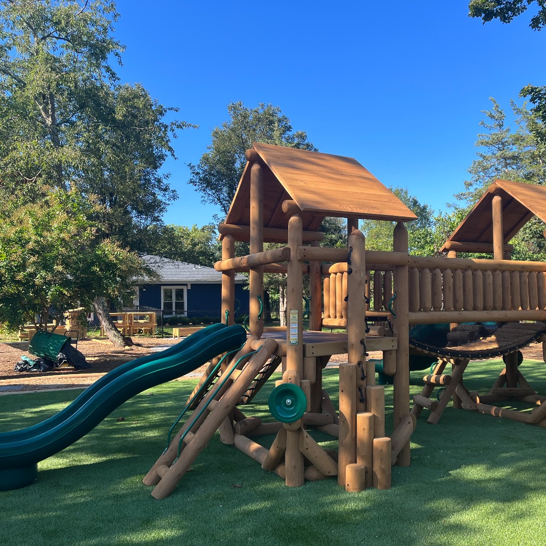 AppleMontSchool's tweet photo. Sunny skies, freshly painted buildings and an (almost completed!) Outdoor Classroom at our new #Hillsborough location. Soon we’ll offer in-person tours so you can check it out yourself. In the meantime, schedule a virtual tour today! https://t.co/5smHJe9G7a https://t.co/rhDqyTRCwO