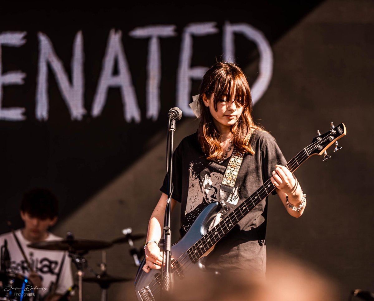 thanksmomband's tweet image. Shout out to @jasondoherty231 for these sick photos and to all those who came to support us. 🥰
We have a new song releasing very soon
#giglife. #thanksmommers 
#supporters #NewRelease