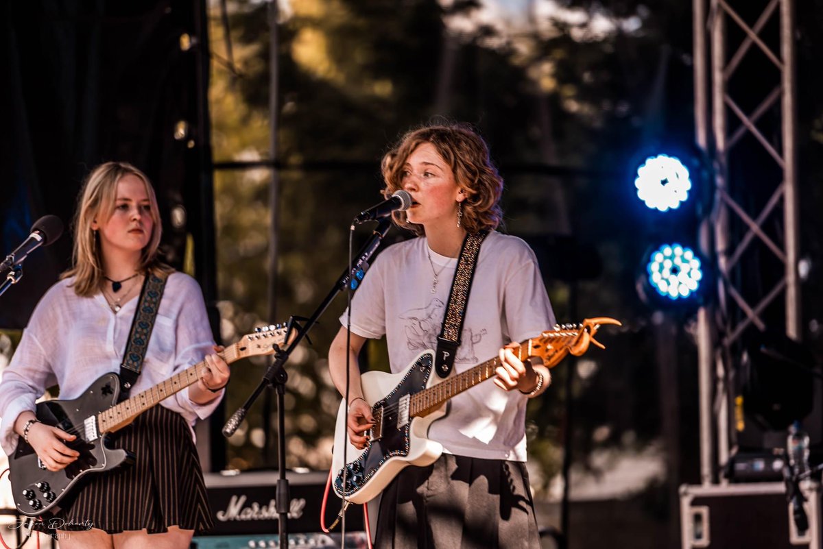 thanksmomband's tweet image. Shout out to @jasondoherty231 for these sick photos and to all those who came to support us. 🥰
We have a new song releasing very soon
#giglife. #thanksmommers 
#supporters #NewRelease