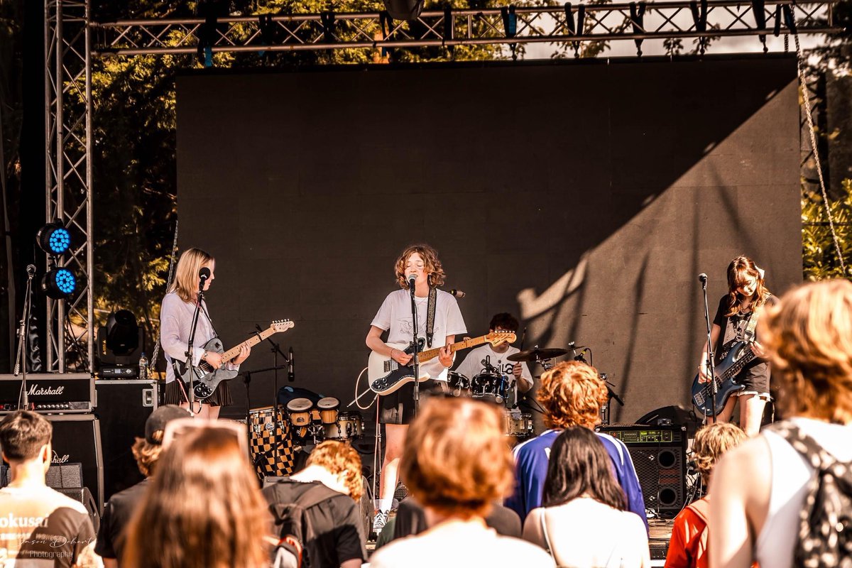 thanksmomband's tweet image. Shout out to @jasondoherty231 for these sick photos and to all those who came to support us. 🥰
We have a new song releasing very soon
#giglife. #thanksmommers 
#supporters #NewRelease
