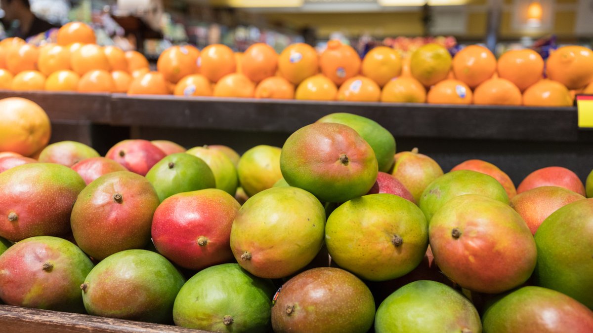 Th3Express's tweet image. THERE are set to be fewer mangoes on the shelves this summer, with a warm winter affecting the flowering process on local mango trees. theexpressnewspaper.com.au/shorter-supply…