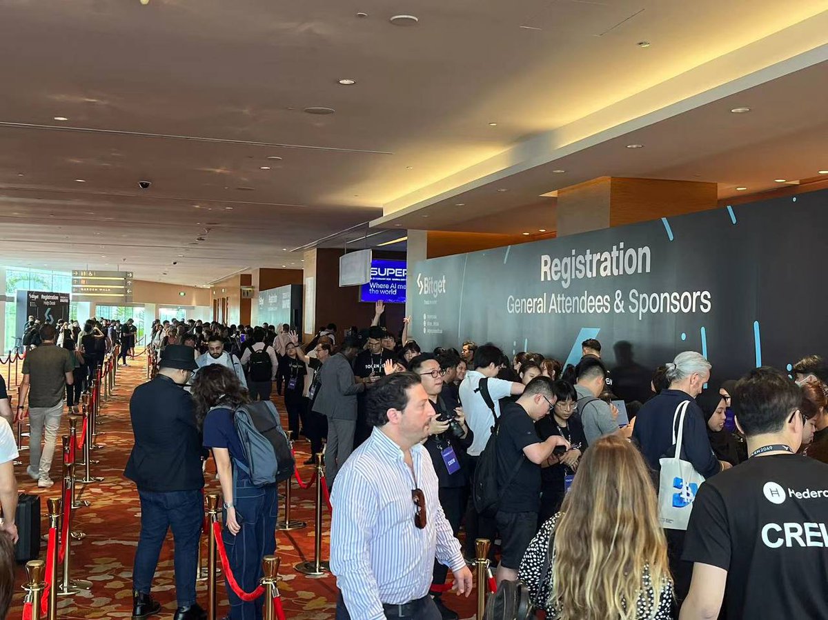 LULU_Markets's tweet photo. 😁😁😁Well, Well, Well,  here we are! We are at the #Singapore @token2049  conference💎, and we have a special surprise for you.!🤝

 If you spot one of our teammates at the conference, you might just unlock a hidden #reward! 🫶Don't miss this opportunity to connect with us! Let's make #Token2049 unforgettable together! 🔥🔥🔥