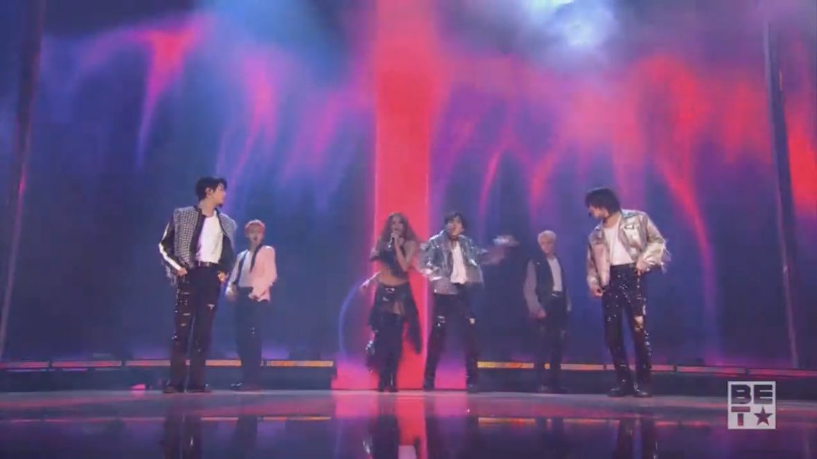 PopBase's tweet photo. TXT and Anitta performing at the #VMAs. https://t.co/Iy0SETGmJT