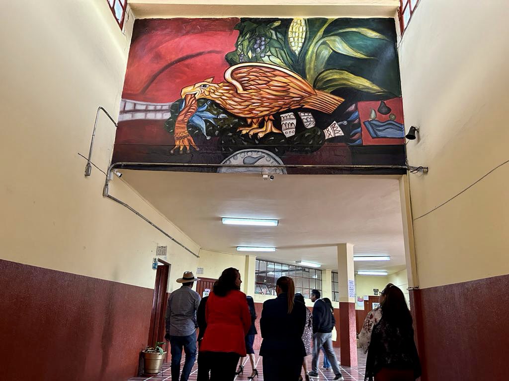 XYetzabel's tweet photo. #EDOMEX 
#Educación
#Toluca

Arduo día de trabajo.

@TinocoGRogelio 
@SeducEdoMex https://t.co/F5psdMA2GY