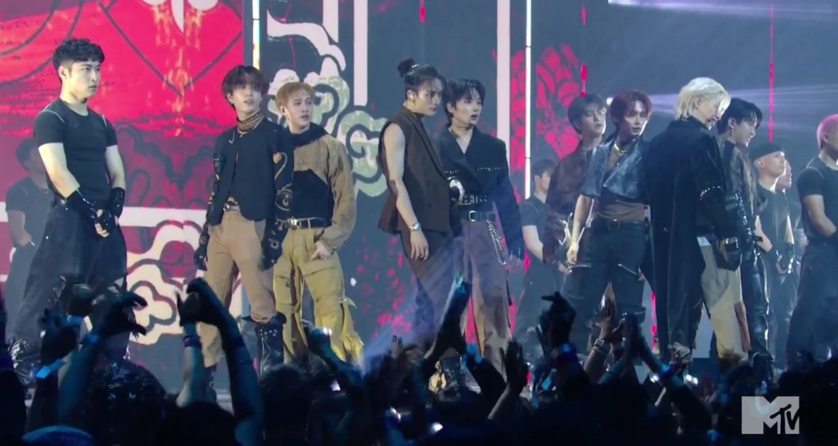hyunemio_'s tweet photo. ESTUVIERON INCREÍBLE DIOS MIO LOS AMO USTEDES SON MI ORGULLO 

STRAY KIDS SHINE ON VMAs
#StrayKidsAtVMAs #VMAs
@Stray_Kids #StrayKids https://t.co/vJmje2nYS9