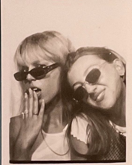 Selenim doğum günün kutlu olsun bebeğim benim çooook seviyorum seni💙🫂🫂🫂🫂
<a href="/patigiller_20/">Selen 🦋</a>