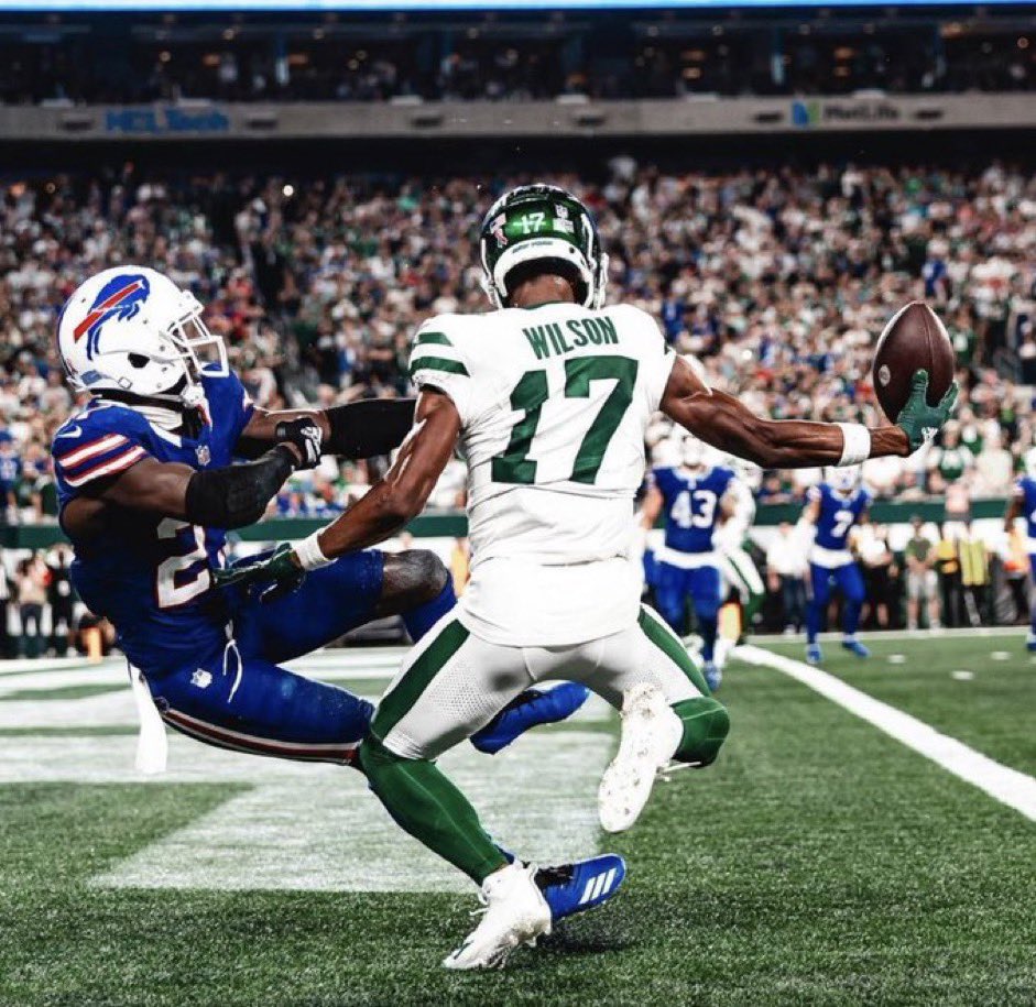 NYJets_Media's tweet photo. The Jets are back to being the under dogs 

The narrative has flipped

No one expects the Jets to do anything this year now

Let’s go prove the world wrong

SEASON IS NOT OVER

IT HAS JUST BEGUN

#TAKEFLIGHT https://t.co/beeHvQxK5K