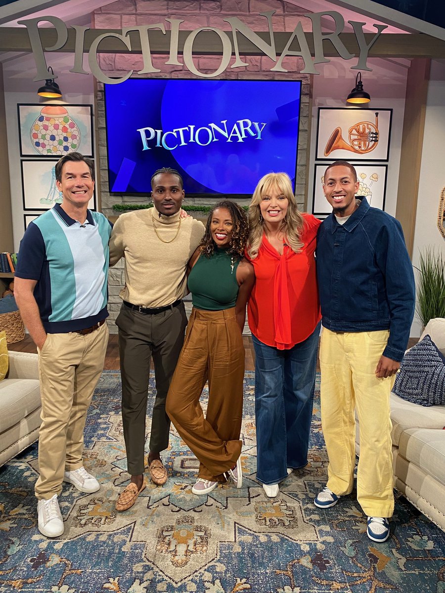 pookroyal's tweet image. It’s PREMIERE WEEK for @Pictionaryontv hosted by #JerryOConnell and I’m going to be on the show this season!!! They are also giving everyone at home the chance to play &amp;amp; win everyday. Tune in and be on the lookout for my episode. #pictionary #foxfirstrun