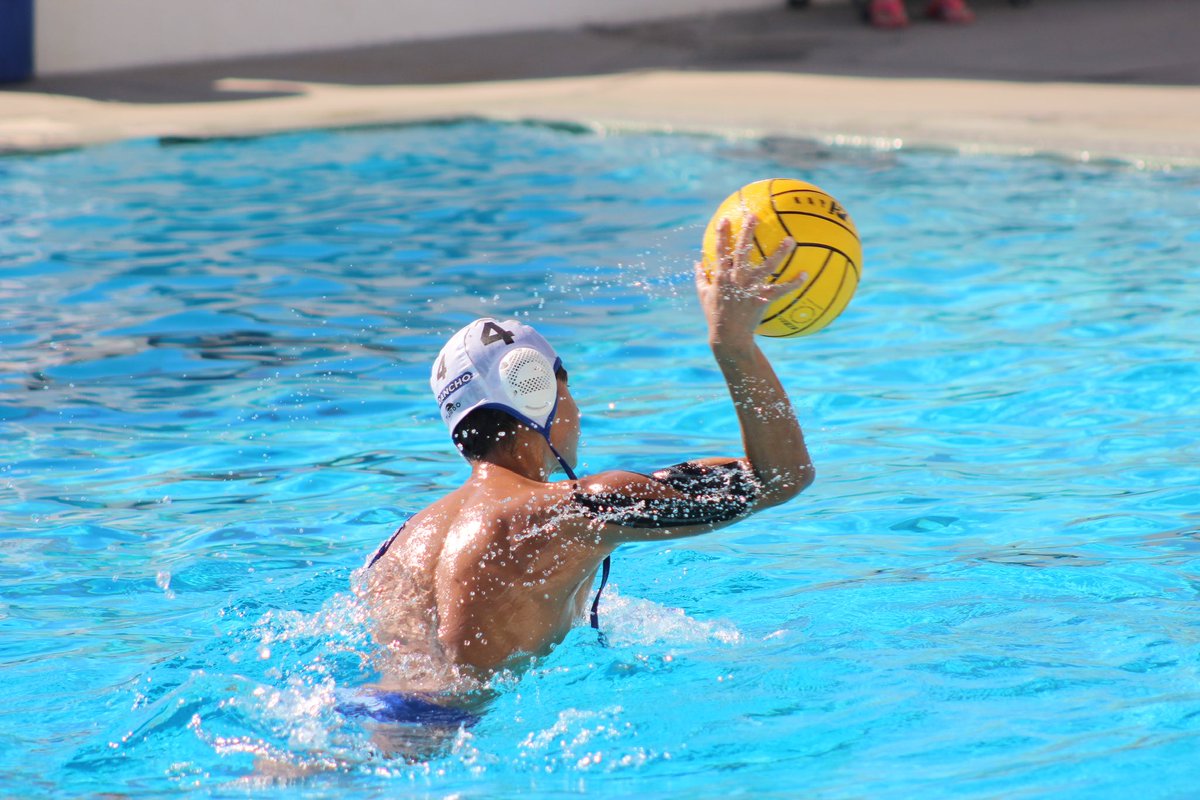 MrPhanERHS's tweet image. Really proud moment as a 2nd year coach. We beat Monrovia HS 21-10 who we lost to last year. Now we are 5-0, can’t be more proud of how these boys grown. On to the next one #makingwaves #bluepride #nopoolnoproblem