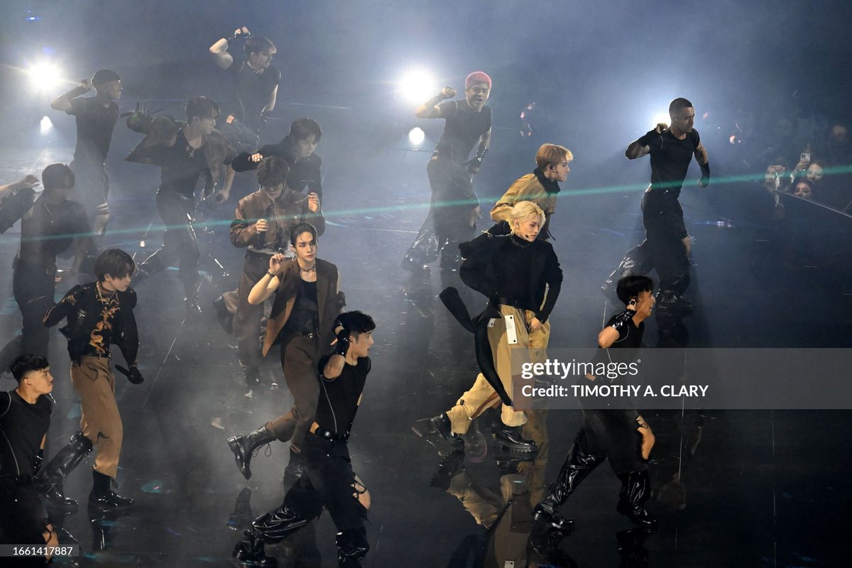 skzinfoespmx's tweet photo. Fotos de Stray Kids Durante su presentación con “S-Class” en los VMAS https://t.co/PpujvCQ0BY