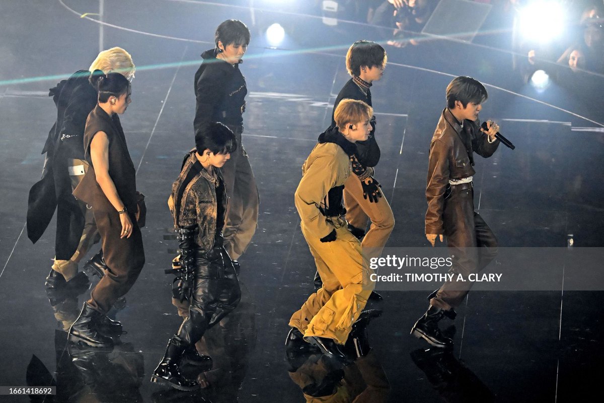 skzinfoespmx's tweet photo. Fotos de Stray Kids Durante su presentación con “S-Class” en los VMAS https://t.co/PpujvCQ0BY