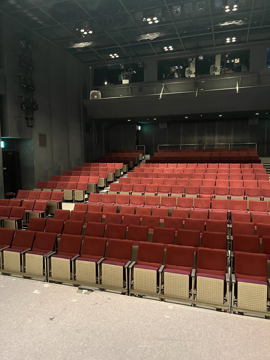 本日初日
ご来場お待ちしてます🙇‍♂️
時間のご都合により
お見送りができませんので
ご了承ください。

#祖国への挽歌2023