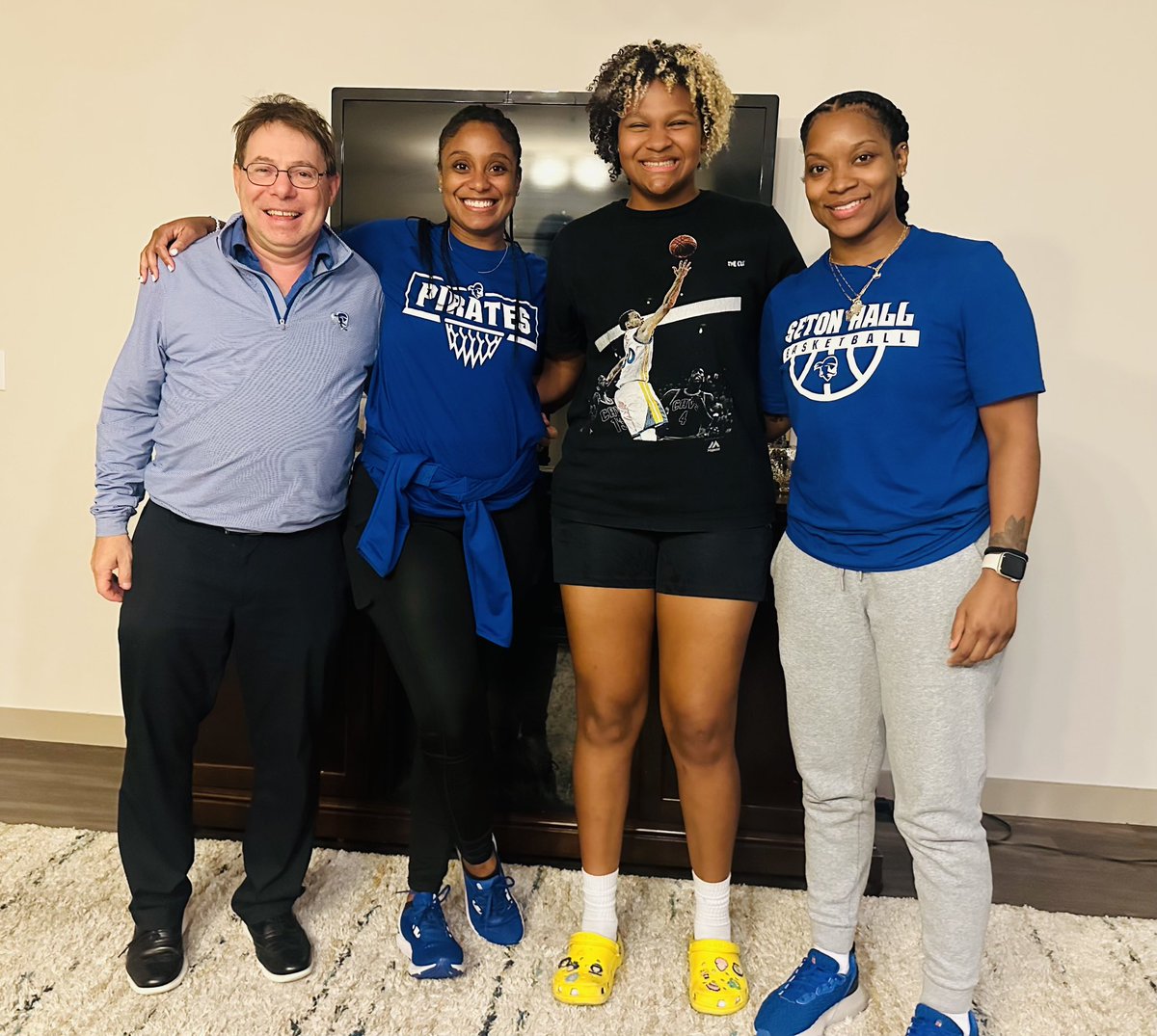 Thank you Seton Hall for the amazing home visit and taking the time to have dinner with me and my family! @TonyBozzella @CoachCC_ @Simmons_CoachDi @SHUWBB