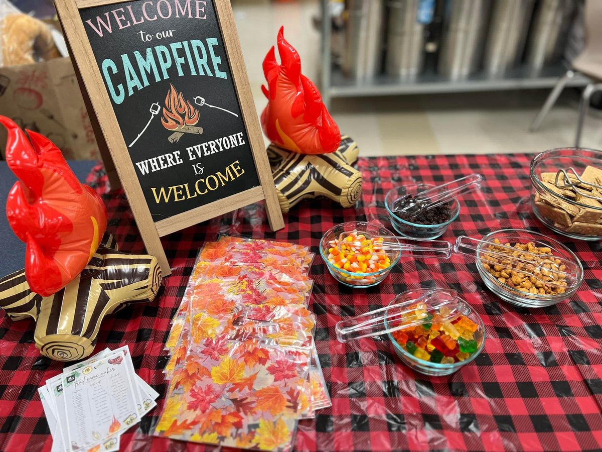 virginiafccla's tweet photo. The Page County High School #VAFCCLA chapter is hosting their #FCCLA membership recruitment and retention week for #FamilyAndConsumerSciences students! Today’s theme is “Happy Trails”, so @pchs_fccla set up a fun trail mix bar for all FCS students. #JoinFCCLA #TheUltimateJourney https://t.co/VVWhfqz8TG