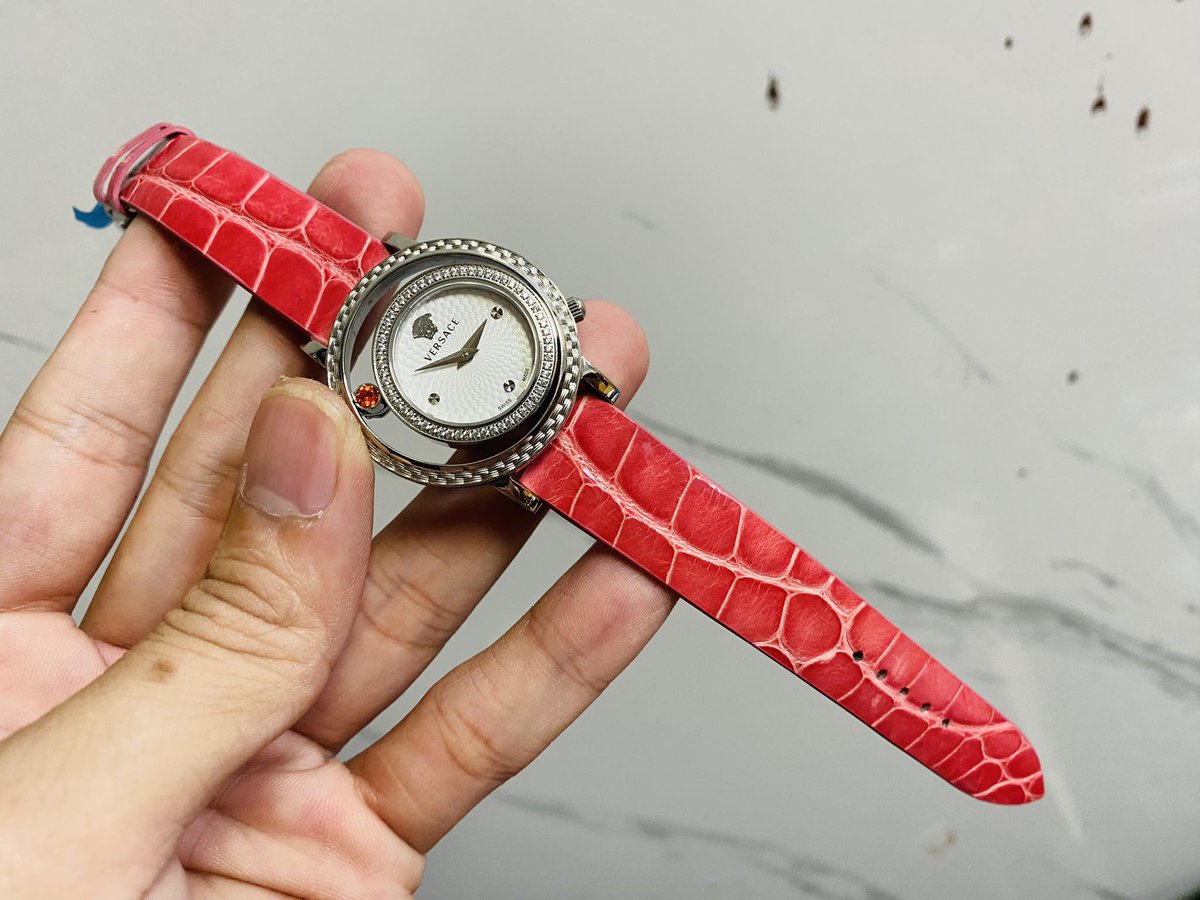 dohapre's tweet photo. Red Alligator USA Leather Watch strap for Versace
https://t.co/mYTPfq4ewP
https://t.co/HxhasUbonv
#dohale #leatherwatchstrap #Versace https://t.co/bj8uLGjtgs