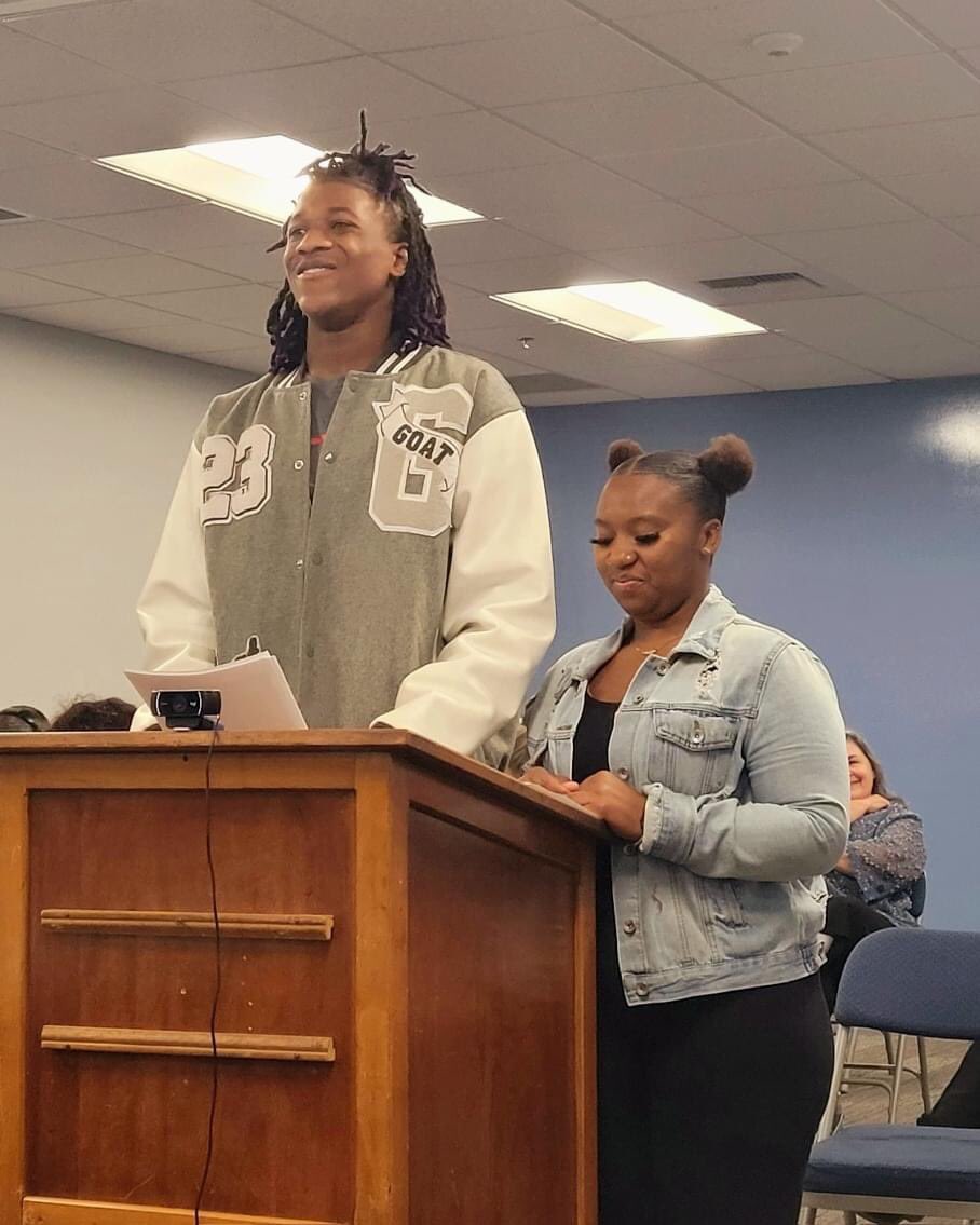 gcc_jsample's tweet image. Day 32- Today was a board meeting day with a lot prep work as we prepared to share with our board the unaudited actuals budget. Highlight of our meeting was our first student board report! Thanks to SAVA seniors Princess and Khy!!! #gcclevelup #proudgccsupt #gcc_charters