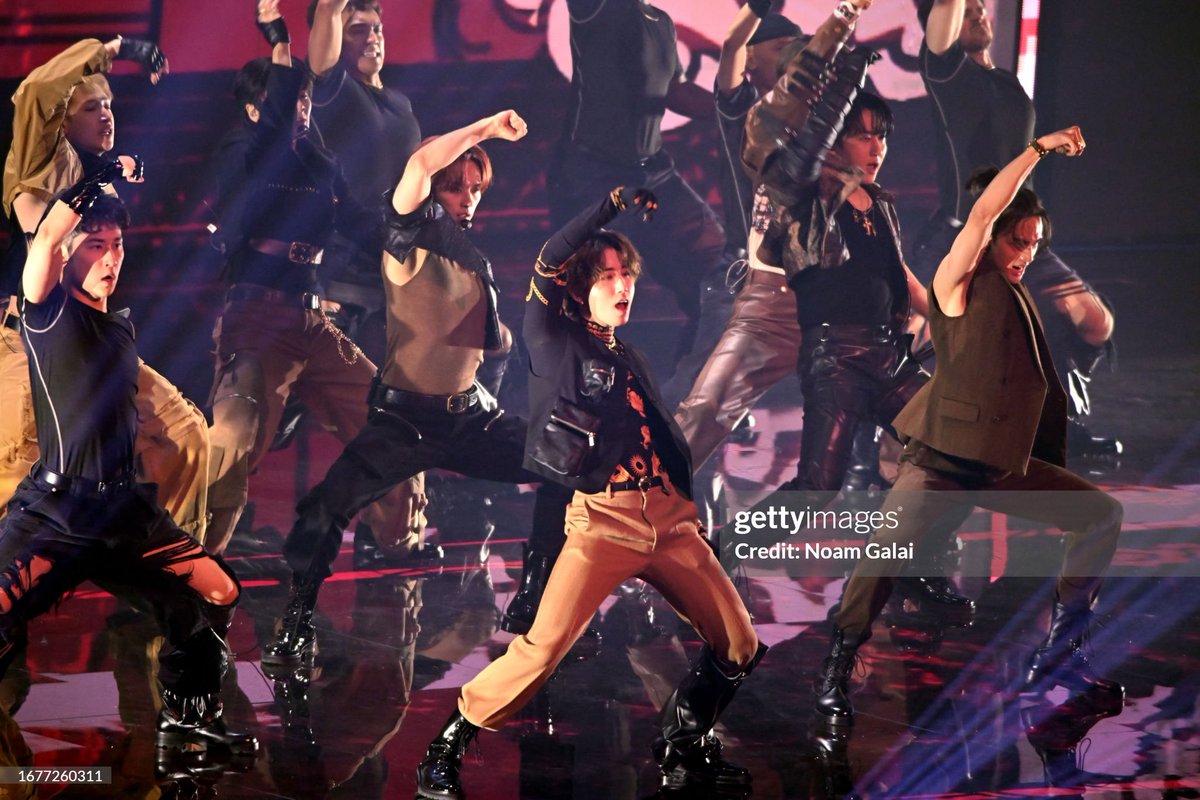 THIS GETTY IMAGE JUST SINGLEHANDEDLY ENDED ME.