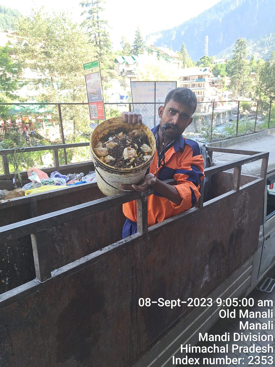 iPradeepSangwan's tweet photo. Restarted Manali waste segregation door to door 

In the first attempt we failed but this time the results are promising 

With absolute support from Municipal council Manali on the ground 

Manali will become 100% waste segregating community 

@DCKullu https://t.co/AjZxWKu2zs