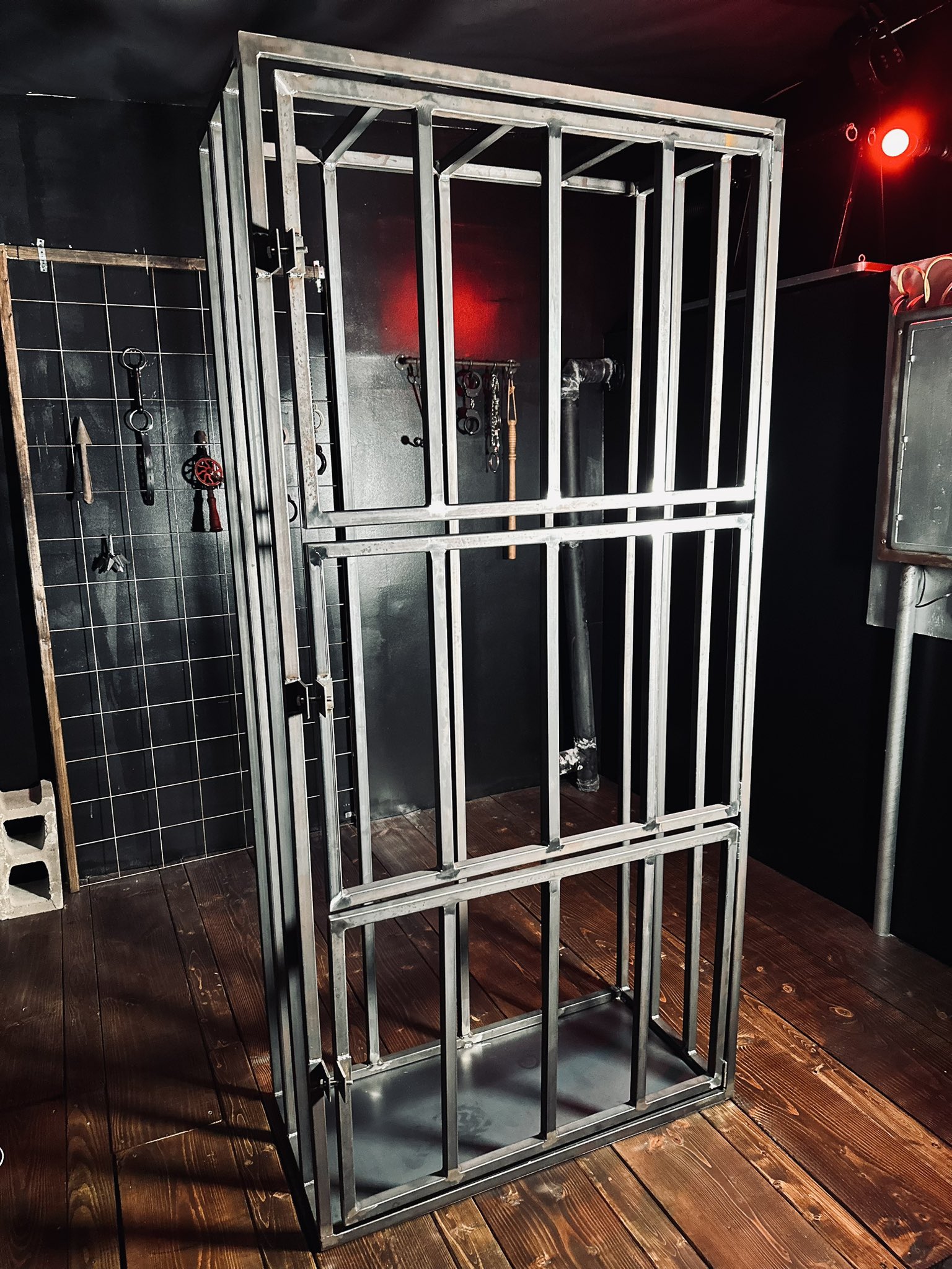 New cage! What do you think? https://t.co/25mbZ99Tje