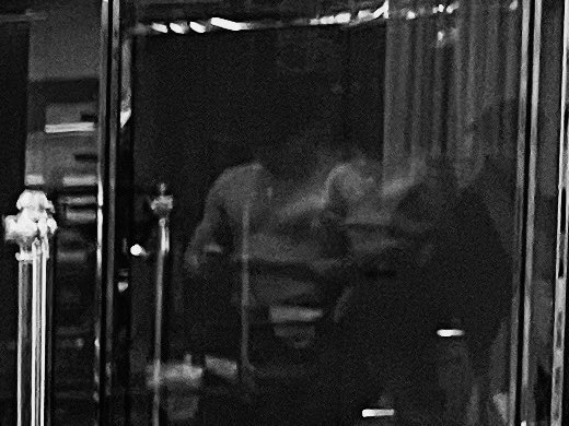 BTS MEDIA (slow) (@kmedia_bts) on Twitter photo El reflejo en la foto de Jungkook 🫠 El reflejo en la foto de Jungkook 🫠