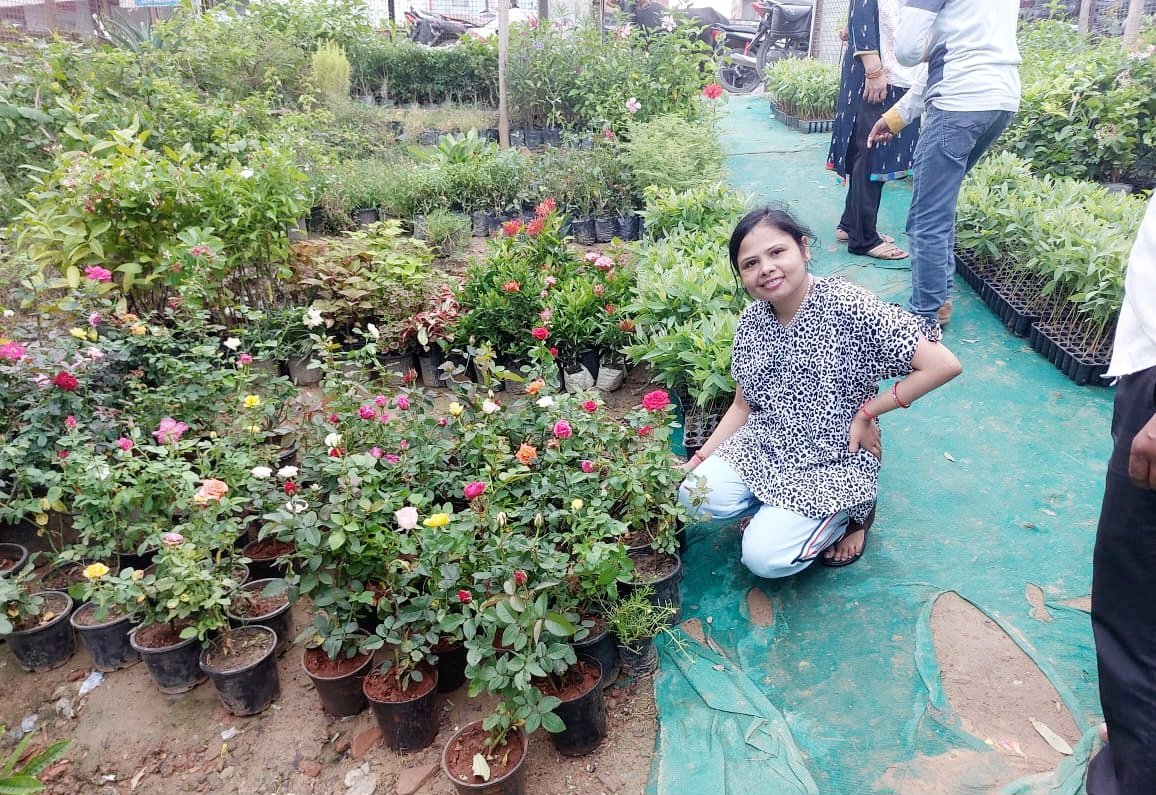 akankshasaxena3's tweet photo. आओ पौध लगाये हम🙏💐
#savetheEarth #SaveSoil
#plantlover #plant #RespectEnvironment https://t.co/nfEzqaYdKH